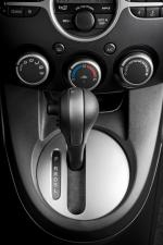Mazda2 2010 года
